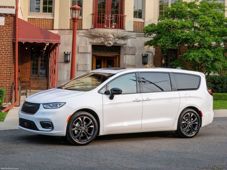 2026 Chrysler Pacifica 100th Anniversary Edition