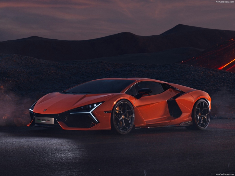2024 Lamborghini Revuelto