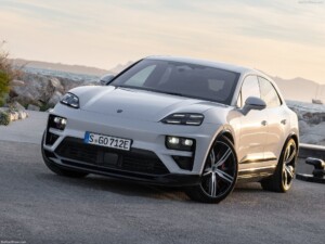 2025 Porsche Macan Turbo