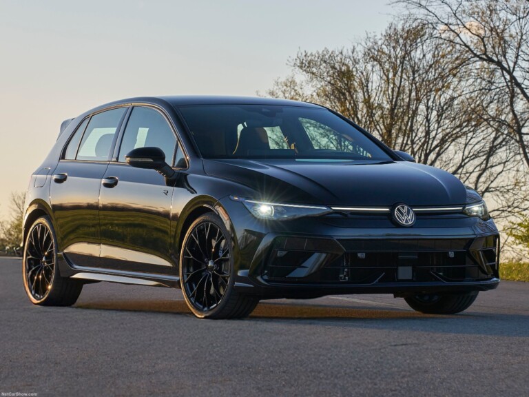 2025 Volkswagen Golf R Black Edition