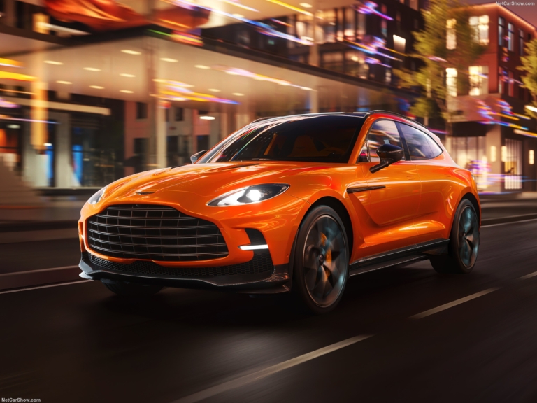 2024 Aston Martin DBX707