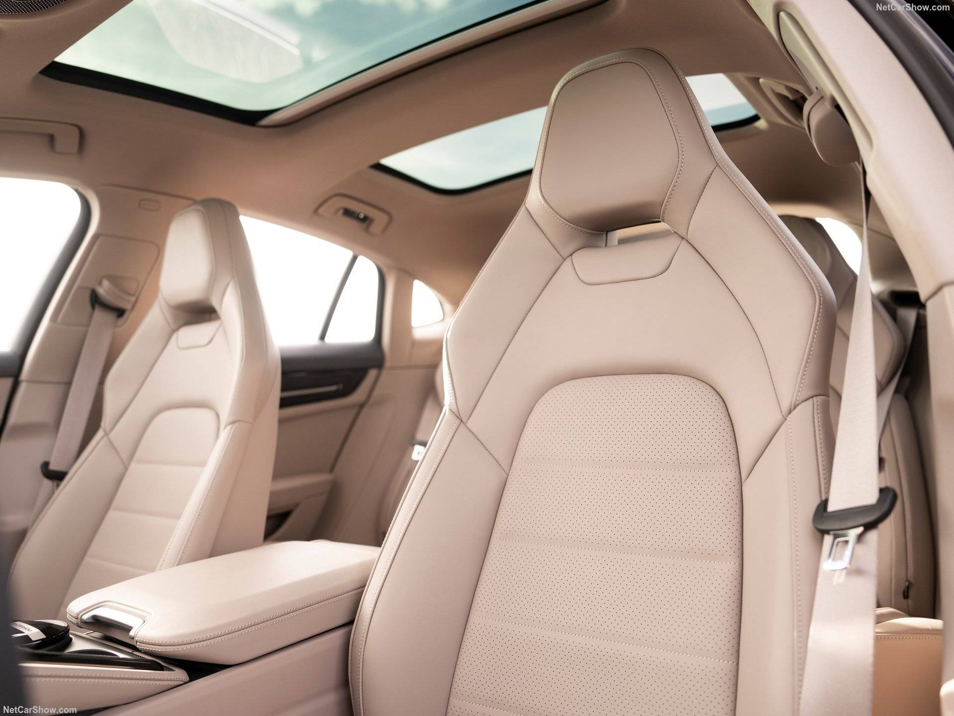 2024 Porsche Panamera 4