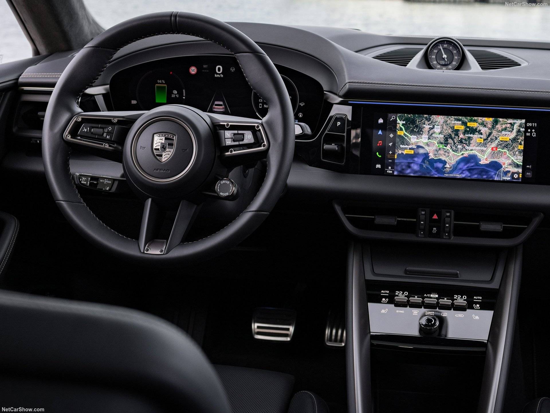 2025 Porsche Macan Turbo