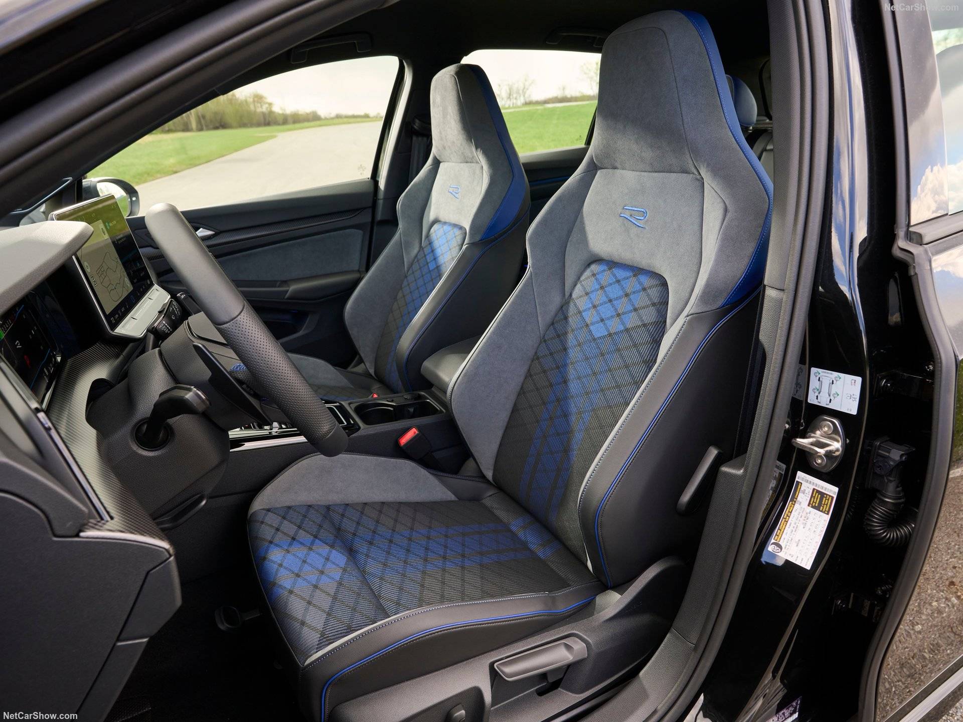 2025 Volkswagen Golf R Black Edition