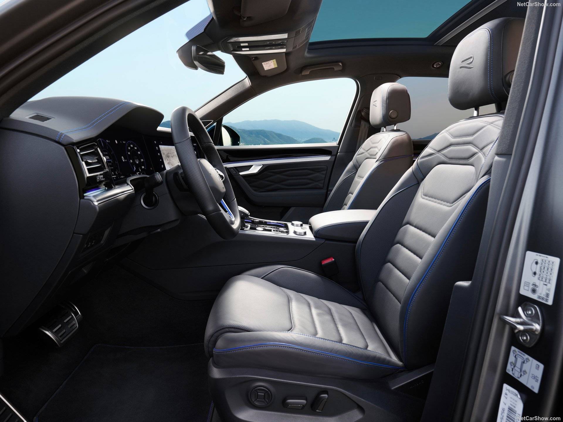 2024 Volkswagen Touareg R eHybrid