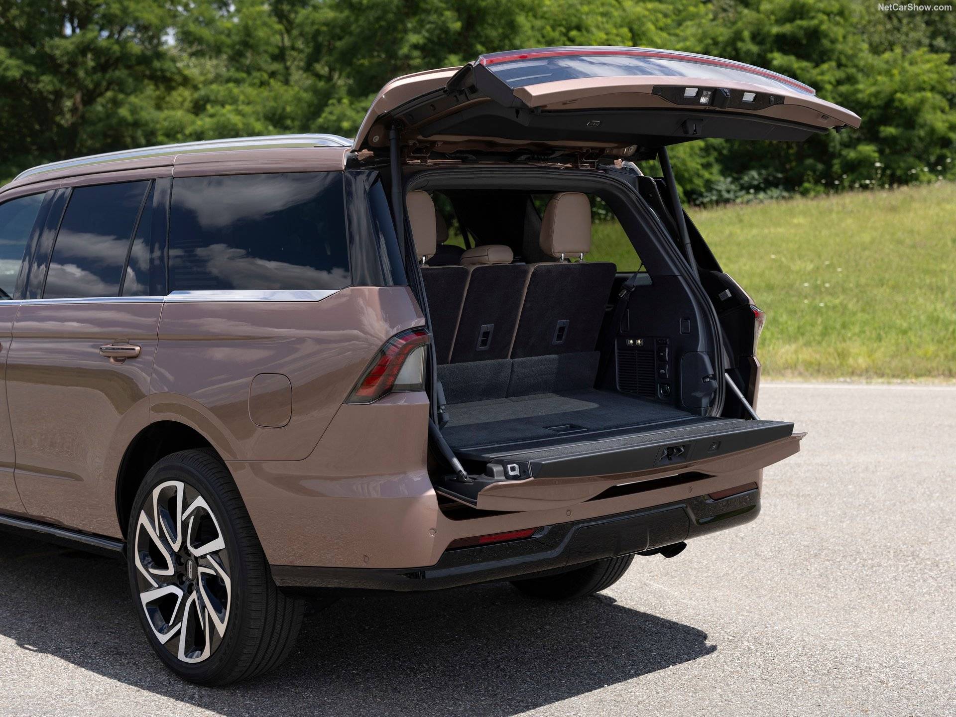 2025 Lincoln Navigator