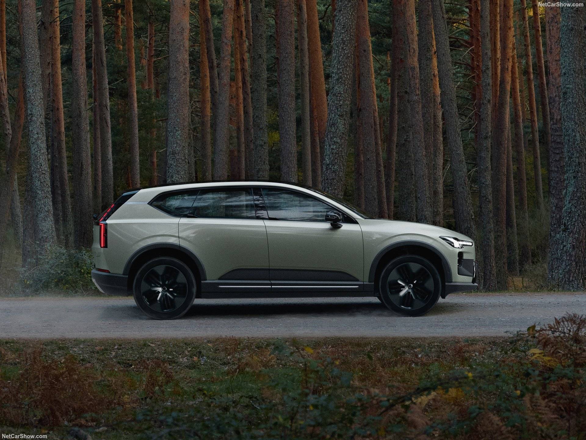 2027 Volvo EX60 Cross Country