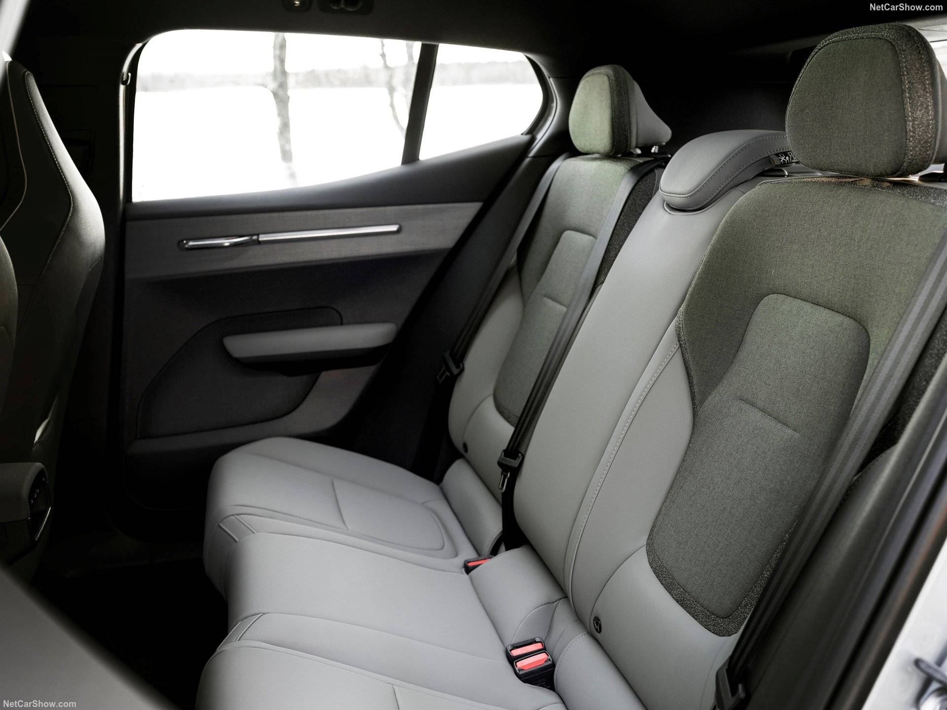 2026 Volvo EX30 Cross Country