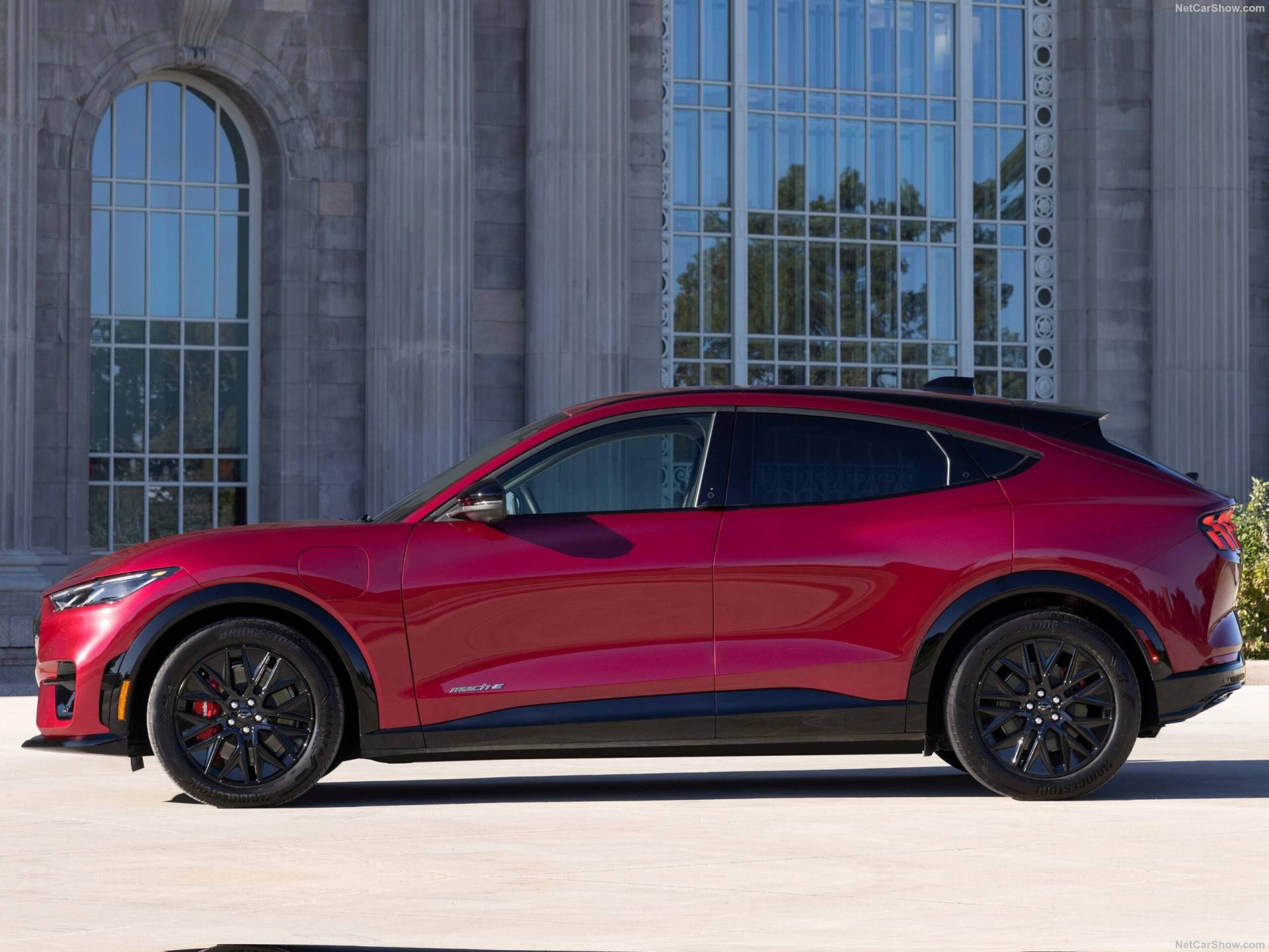 2025 Ford Mustang Mach-E