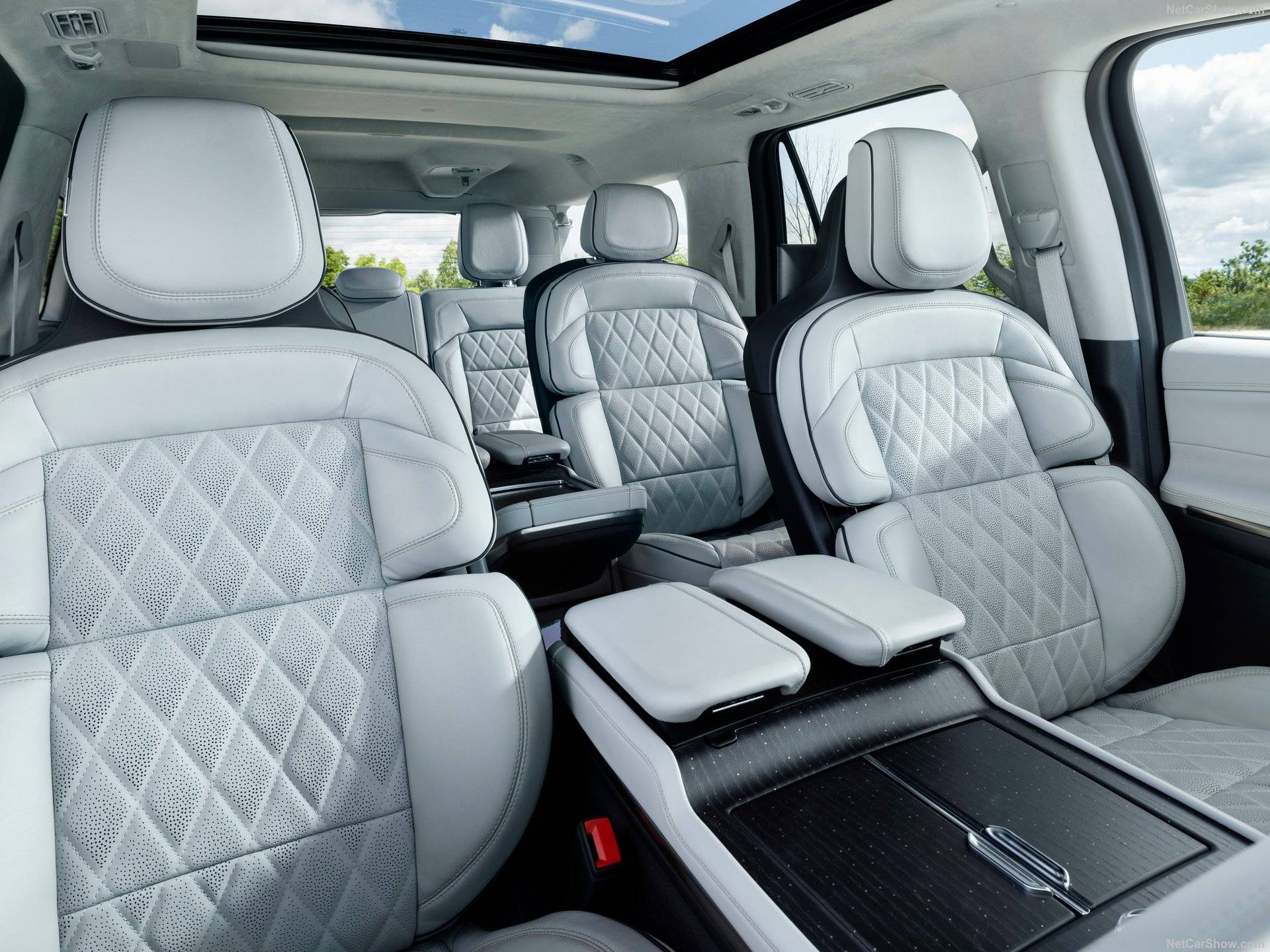 2025 Lincoln Navigator