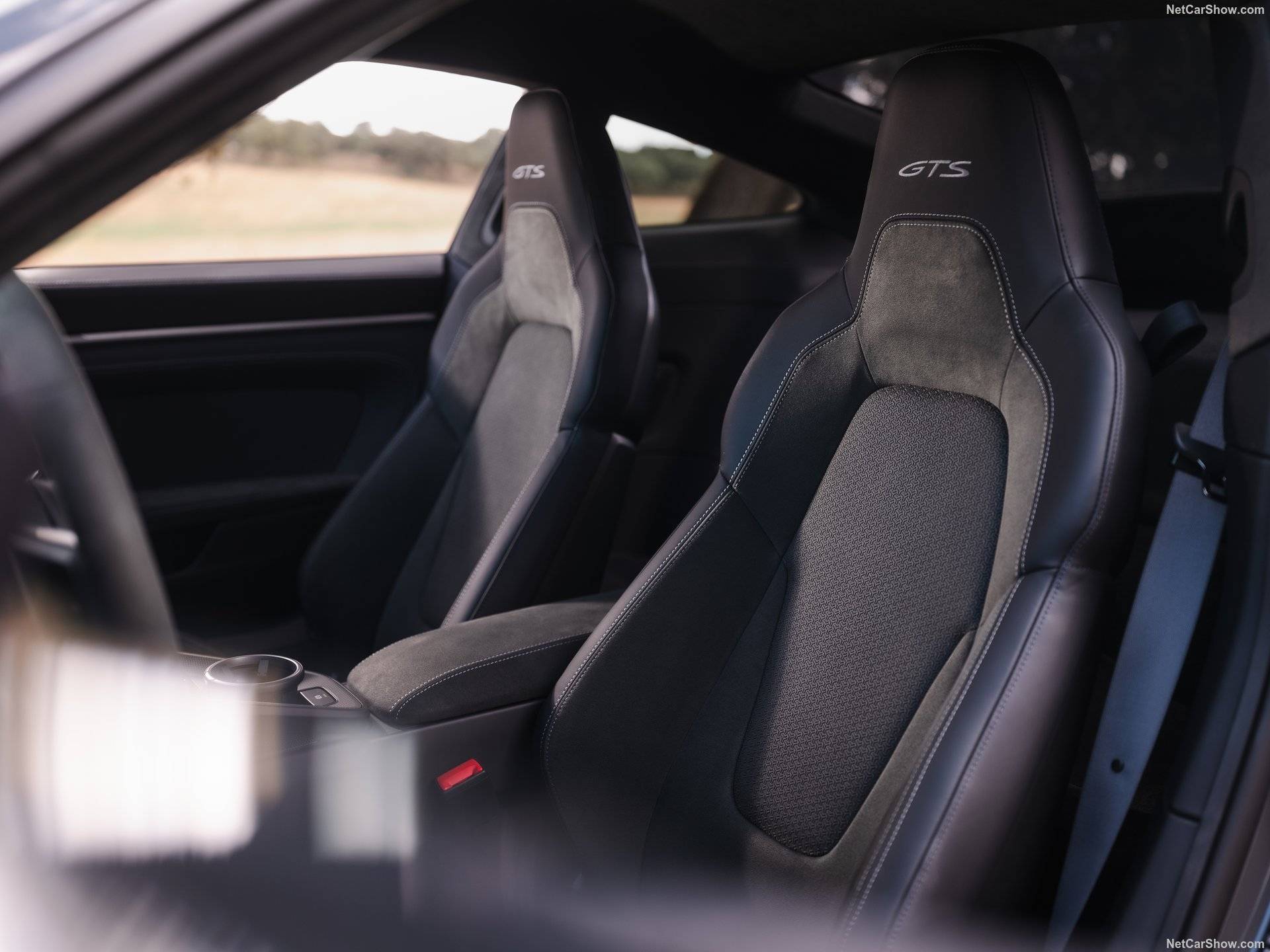 2025 Porsche 911 Carrera GTS