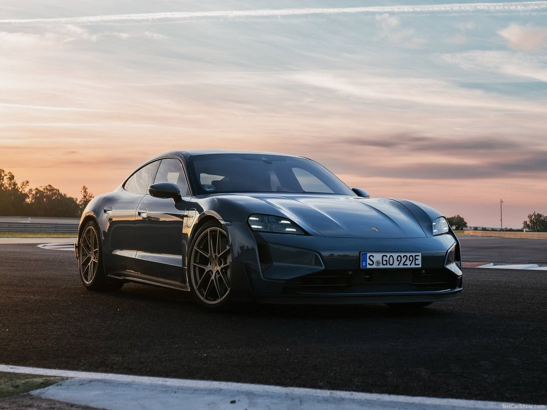 2025 Porsche Taycan Turbo GT