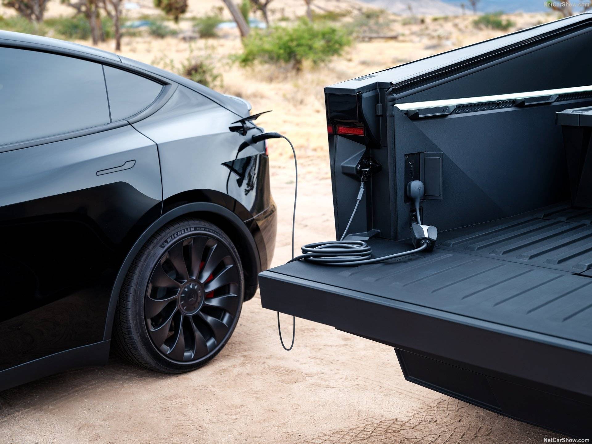 2025 tesla cybertruck