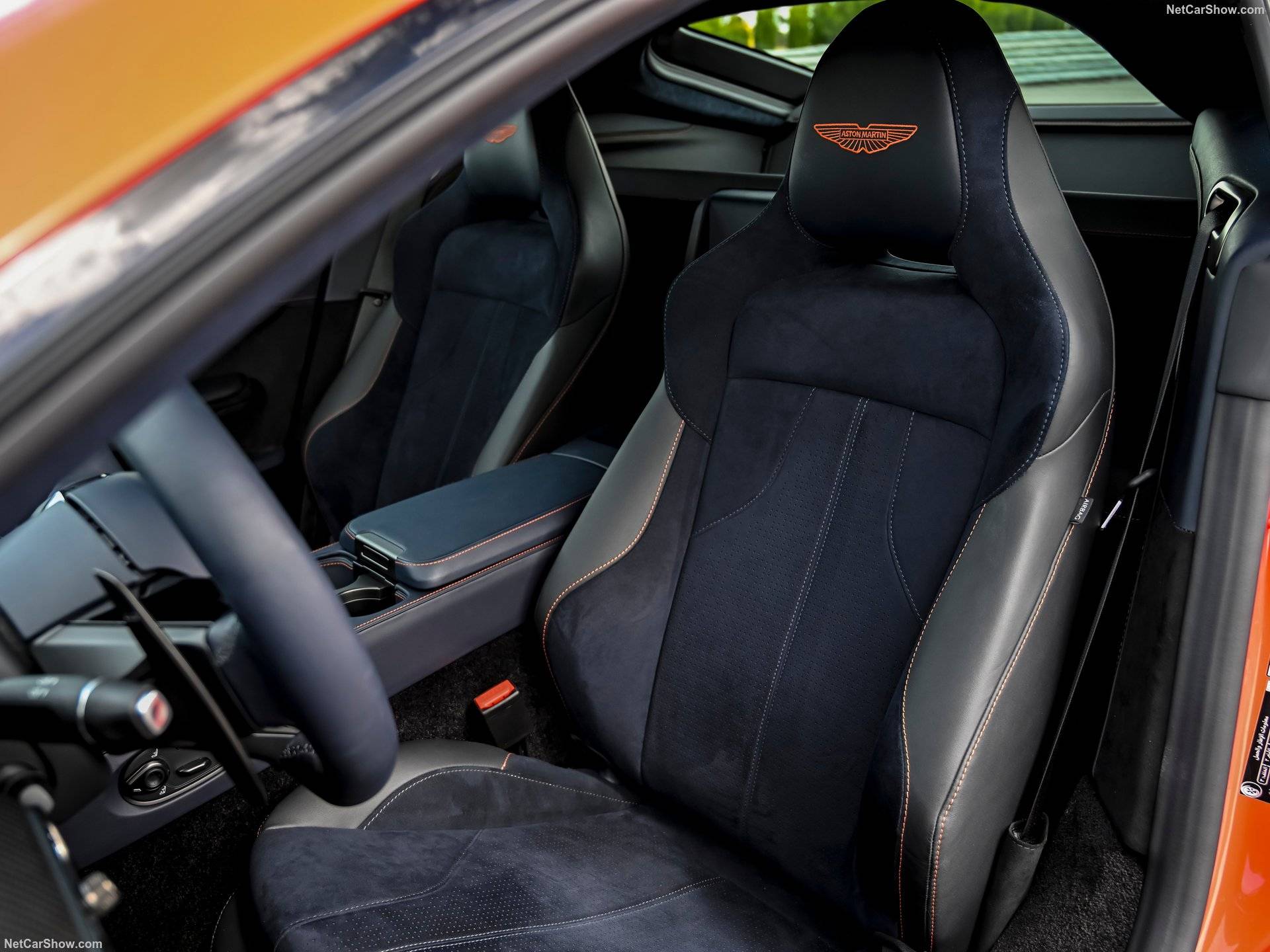 2025 Aston Martin Vantage