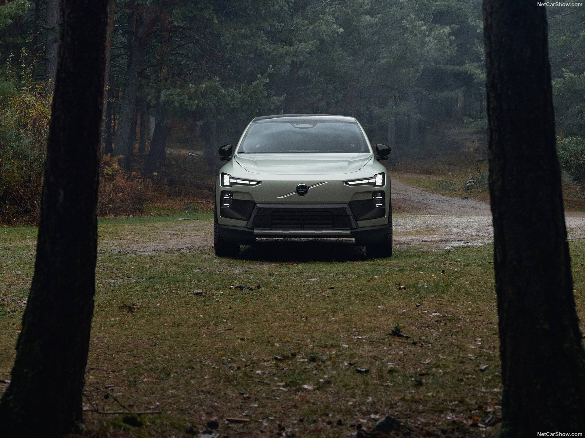 2027 Volvo EX60 Cross Country