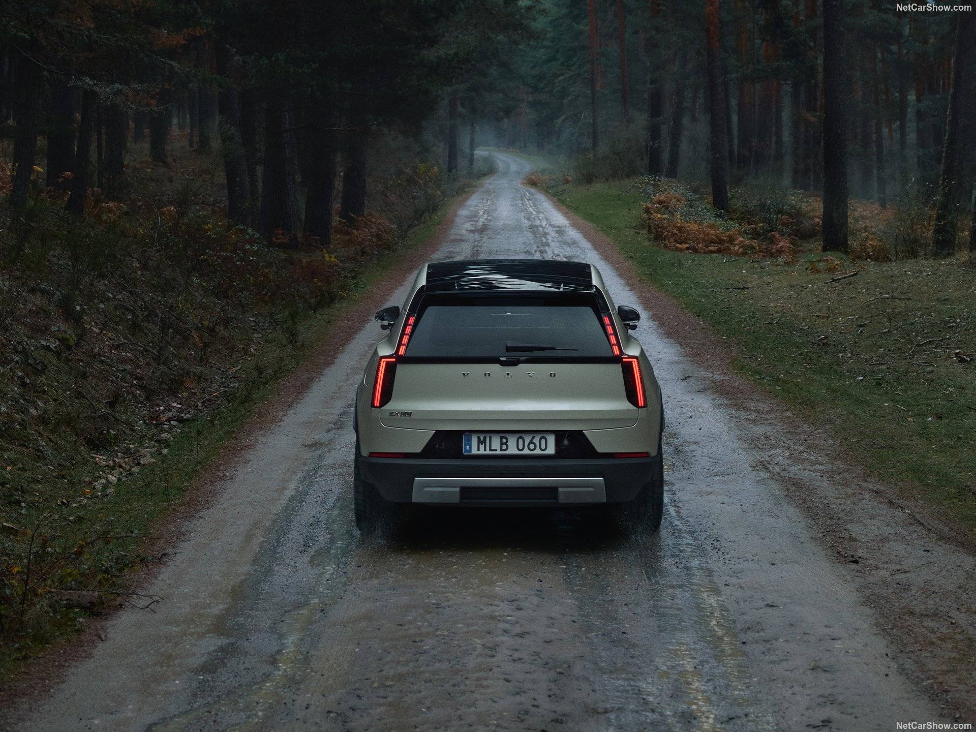 2027 Volvo EX60 Cross Country