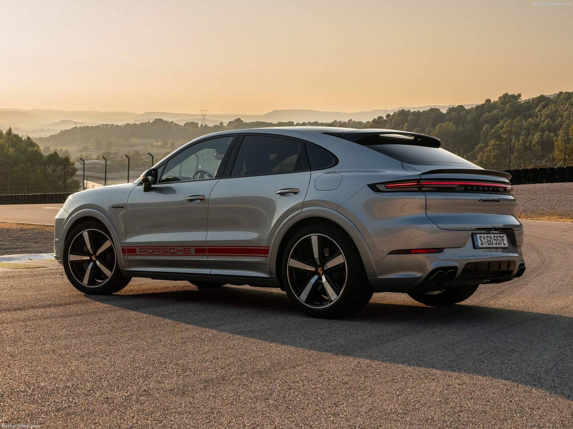 2024 Porsche Cayenne Turbo E-Hybrid Coupe