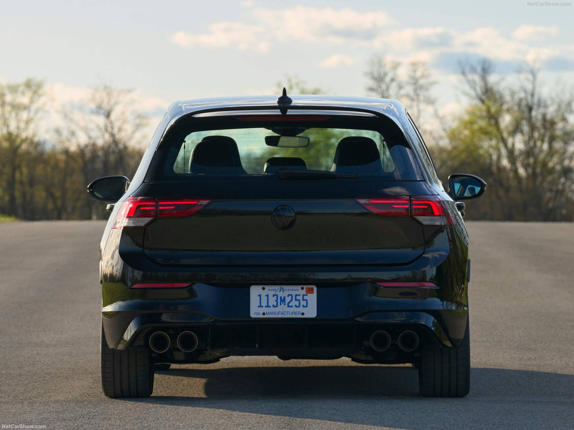 2025 Volkswagen Golf R Black Edition