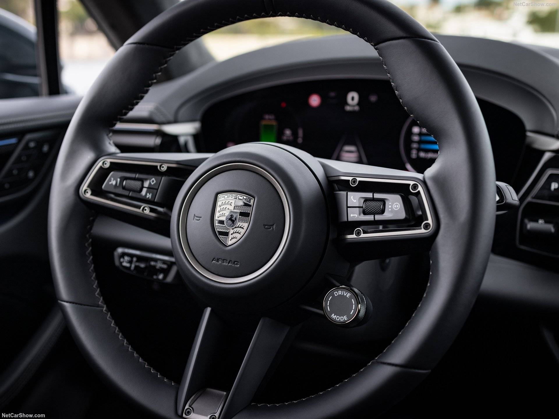 2025 Porsche Macan Turbo