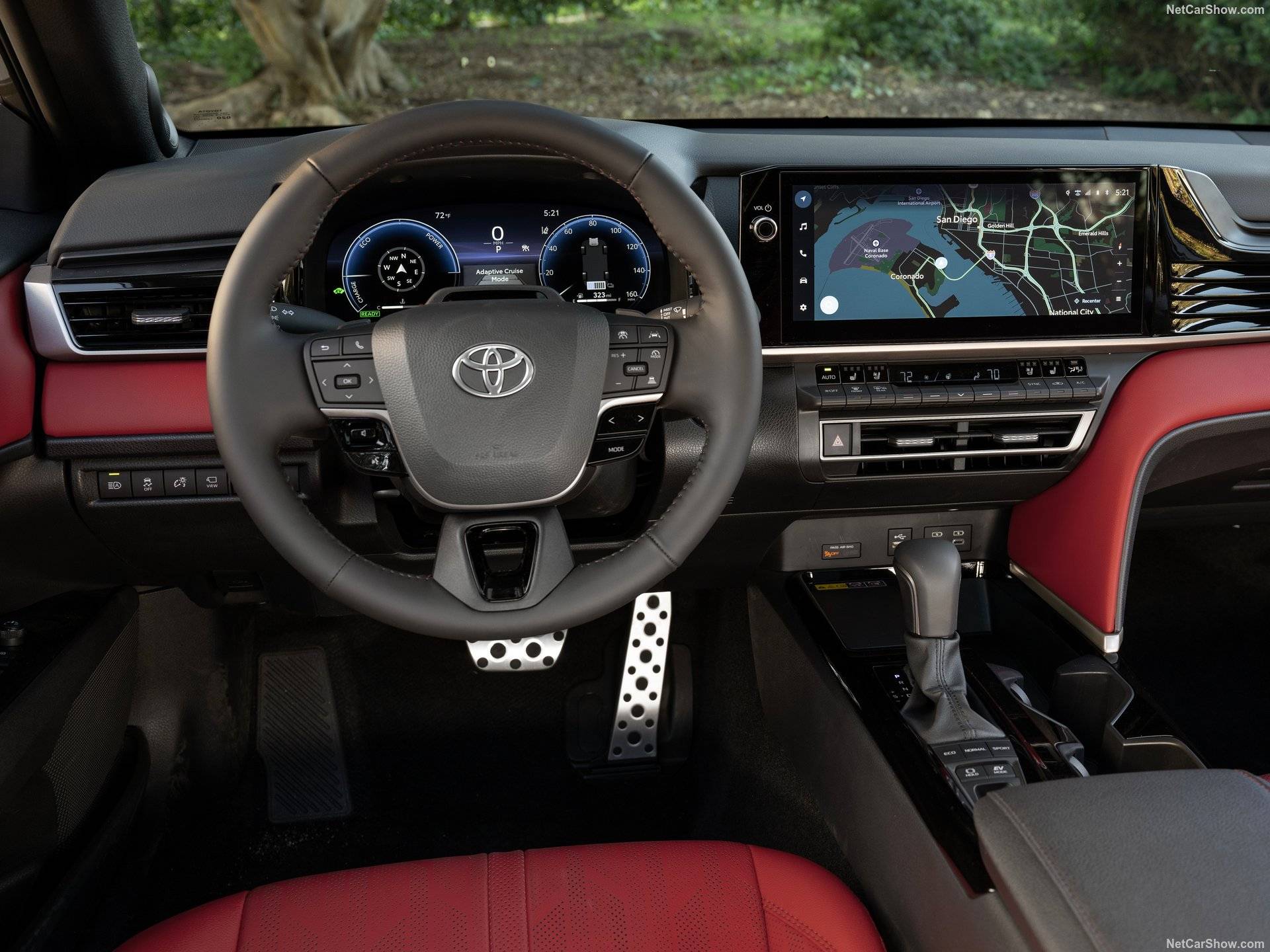 2025 Toyota Camry Hybrid