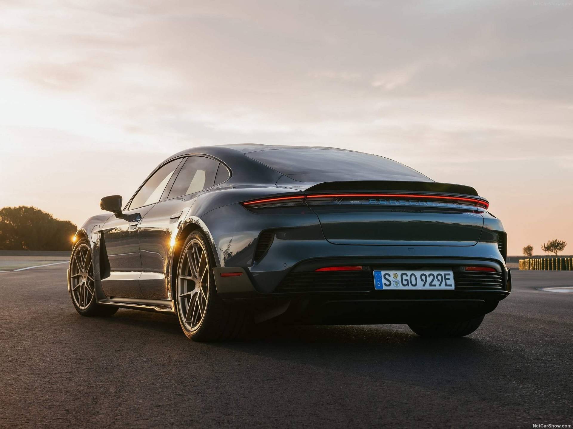 2025 Porsche Taycan Turbo GT