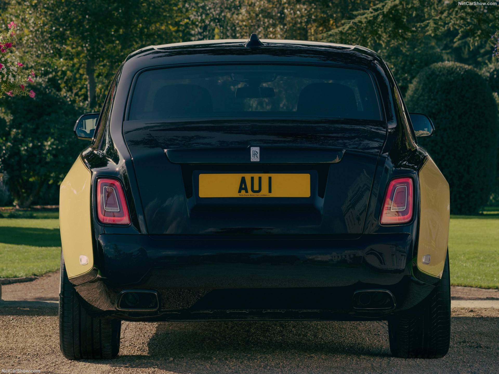 2025 Rolls-Royce Phantom Goldfinger