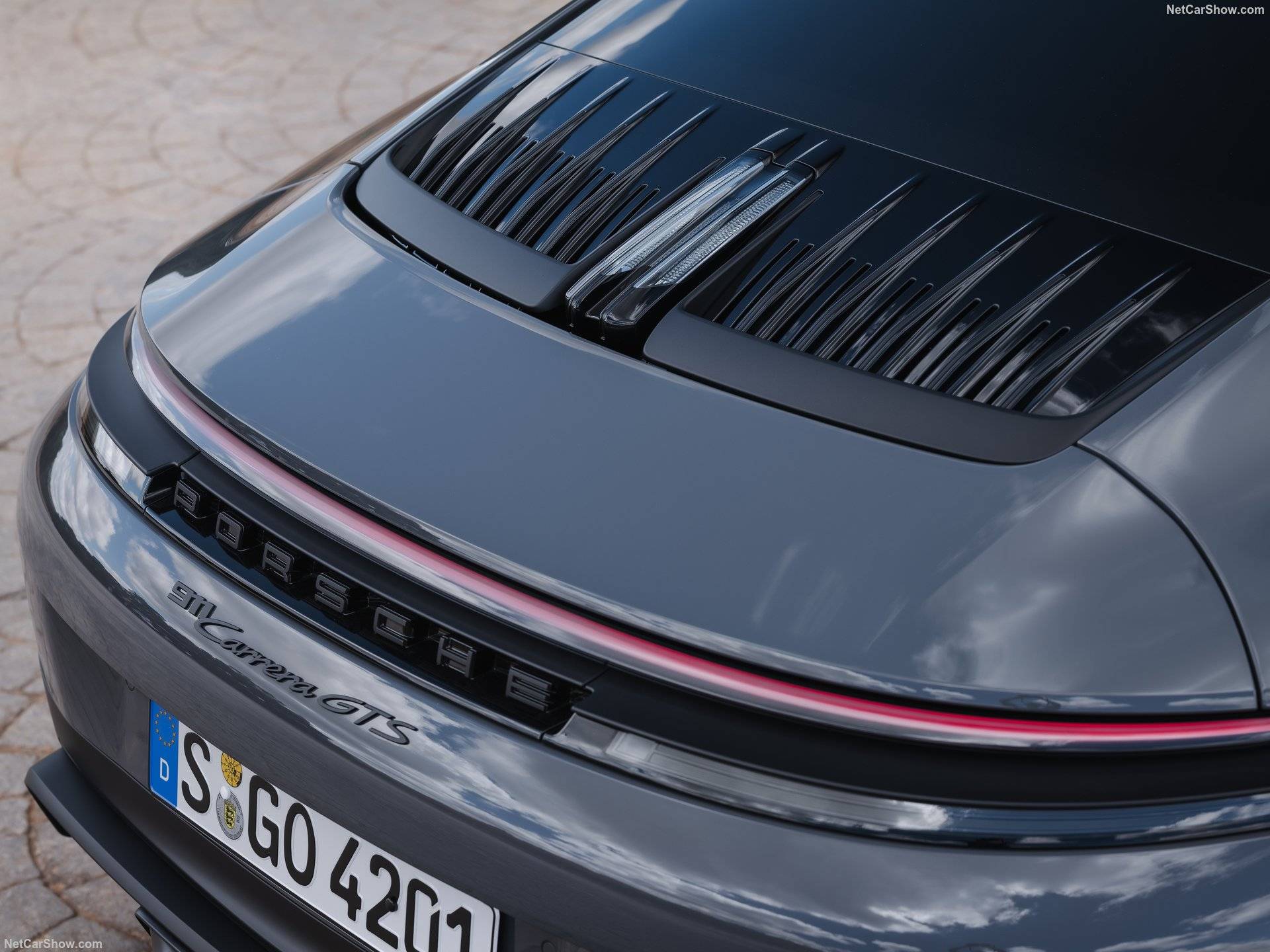 2025 Porsche 911 Carrera GTS