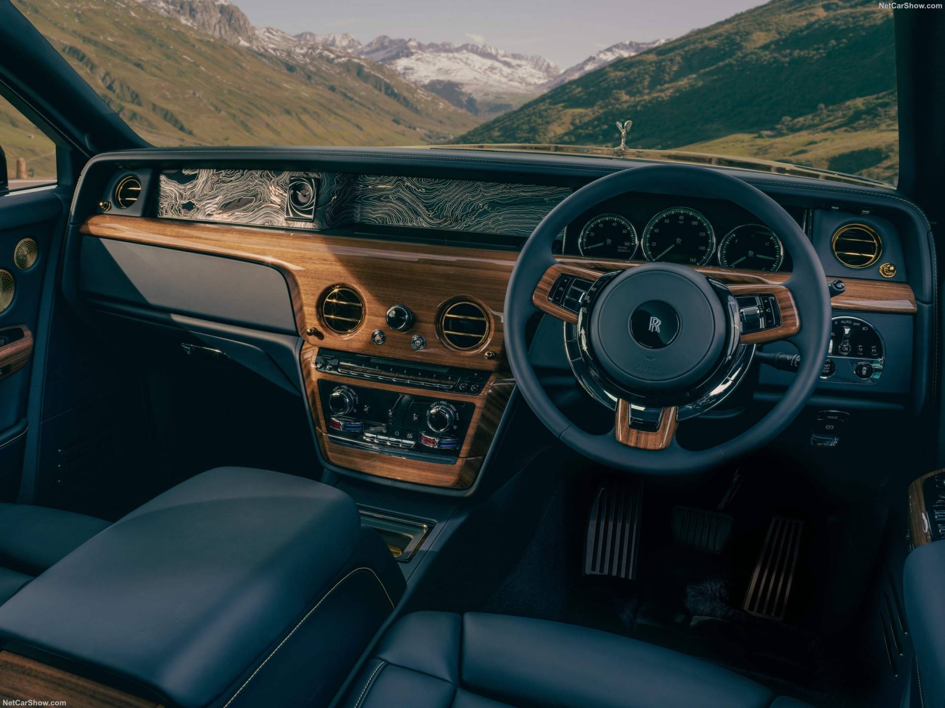 2025 Rolls-Royce Phantom Goldfinger
