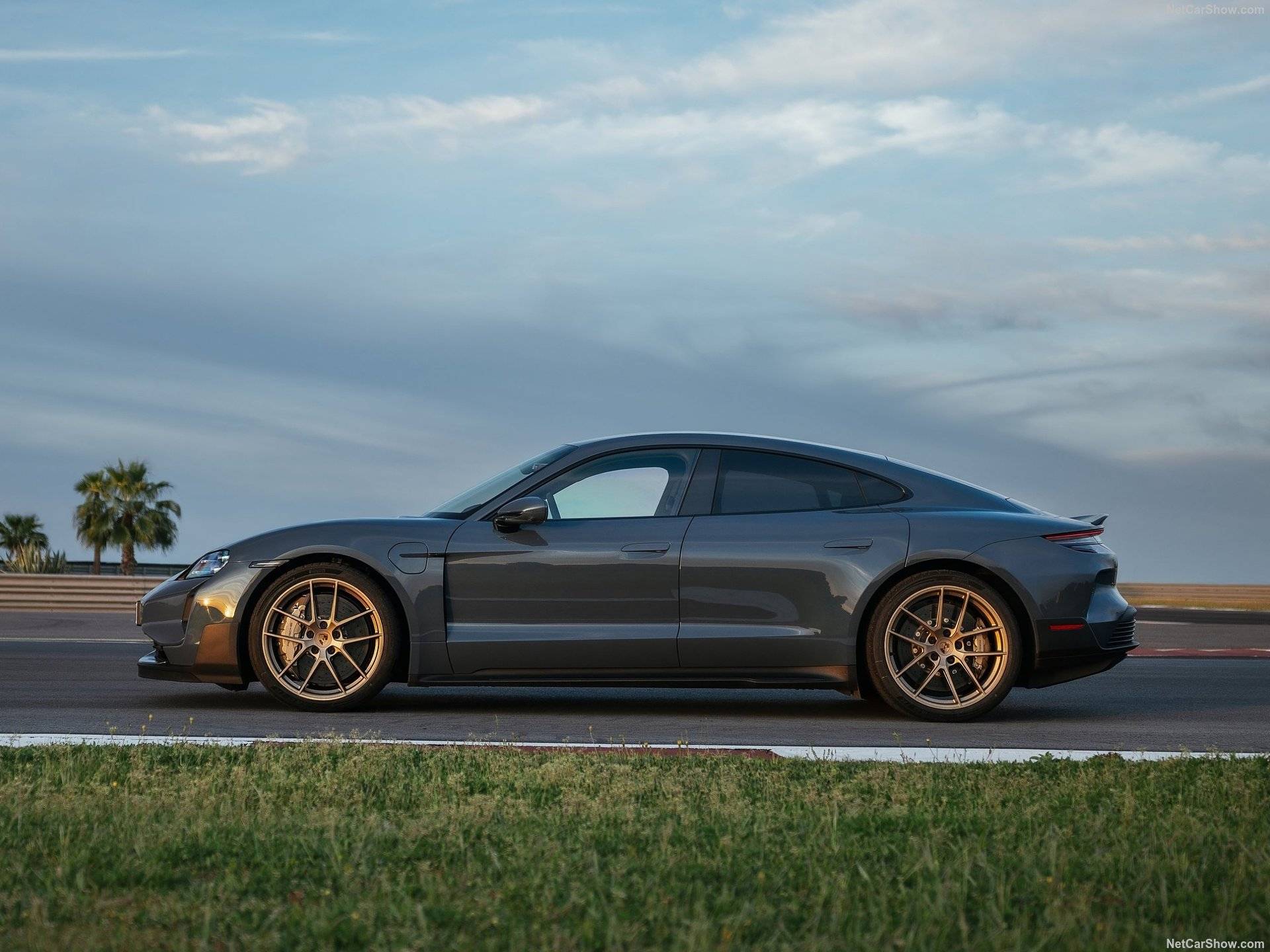 2025 Porsche Taycan Turbo GT