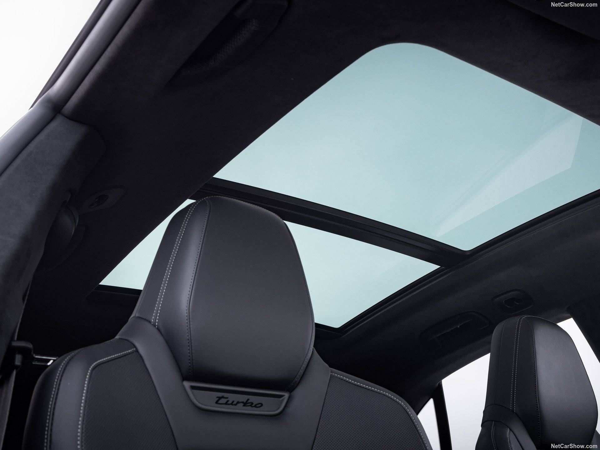 2025 Porsche Macan Turbo