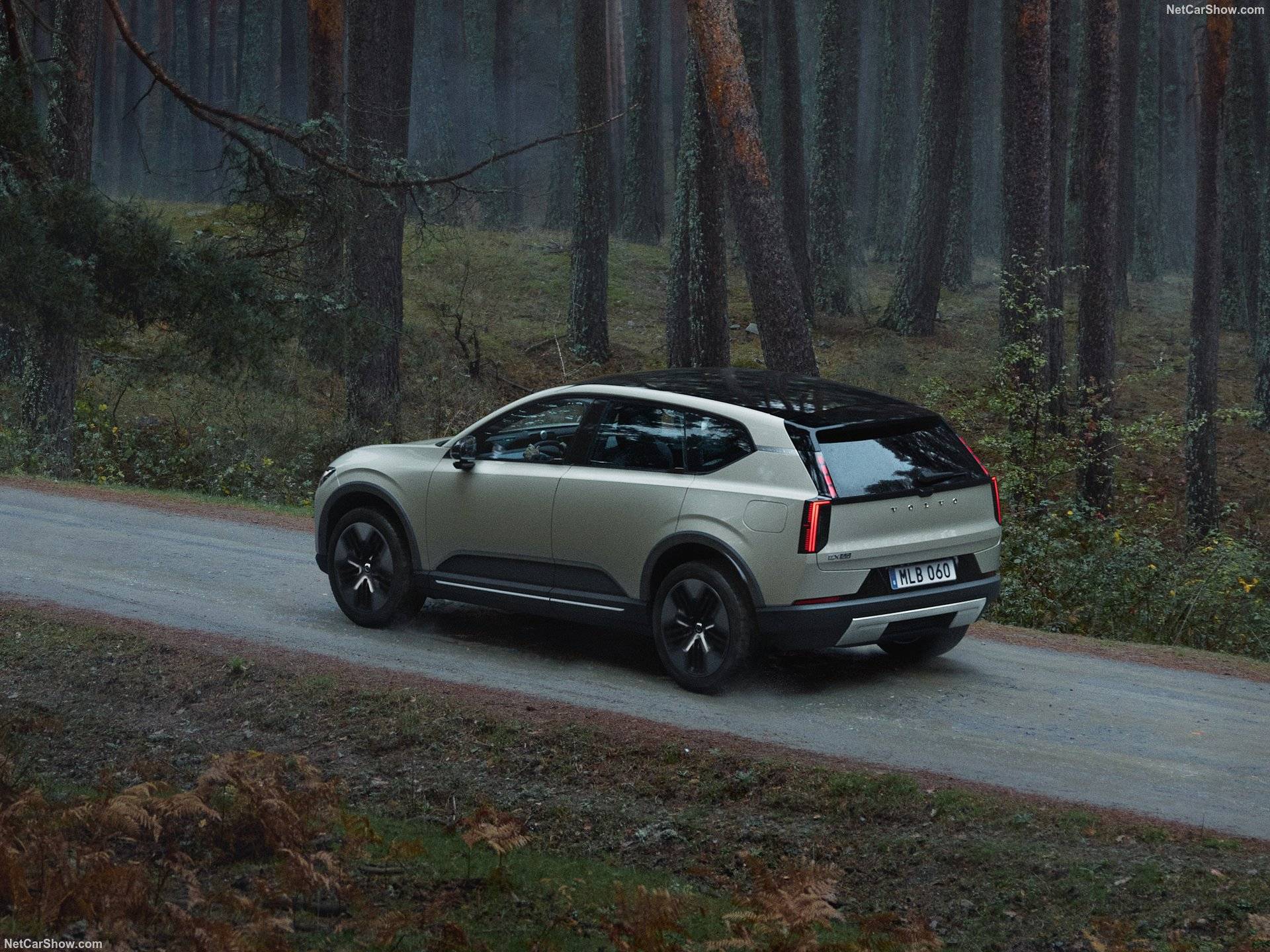 2027 Volvo EX60 Cross Country