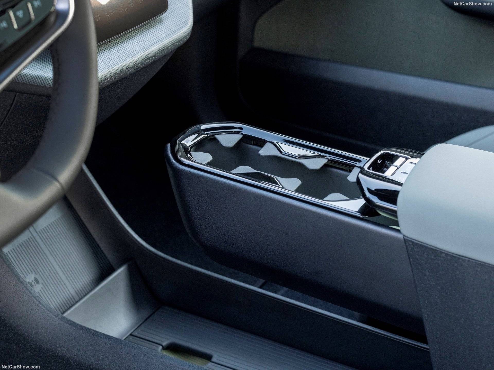 2026 Volvo EX30 Cross Country