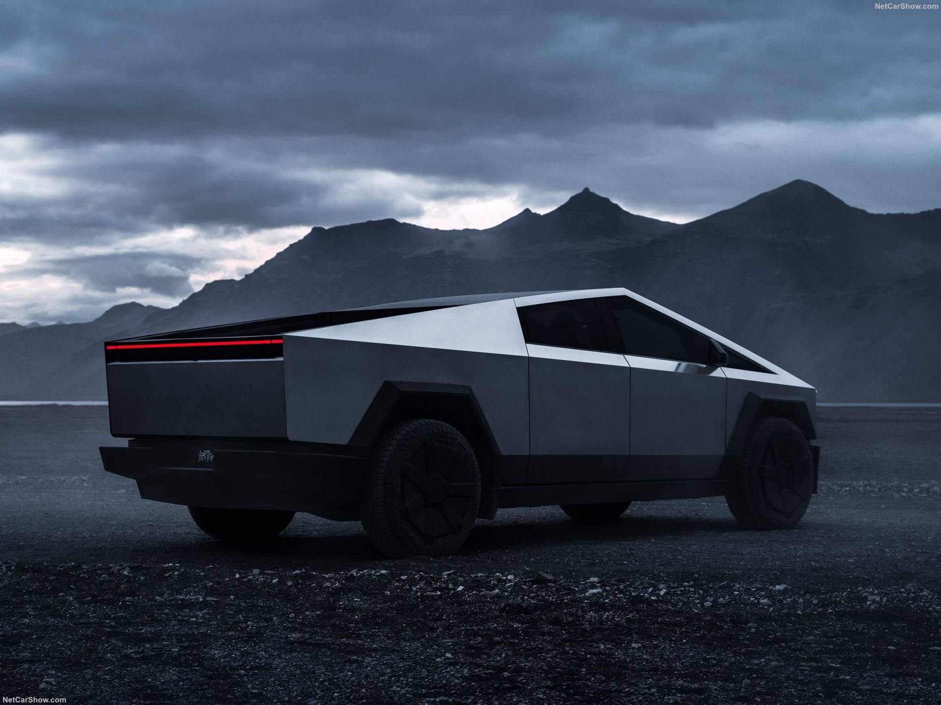 2025 tesla cybertruck
