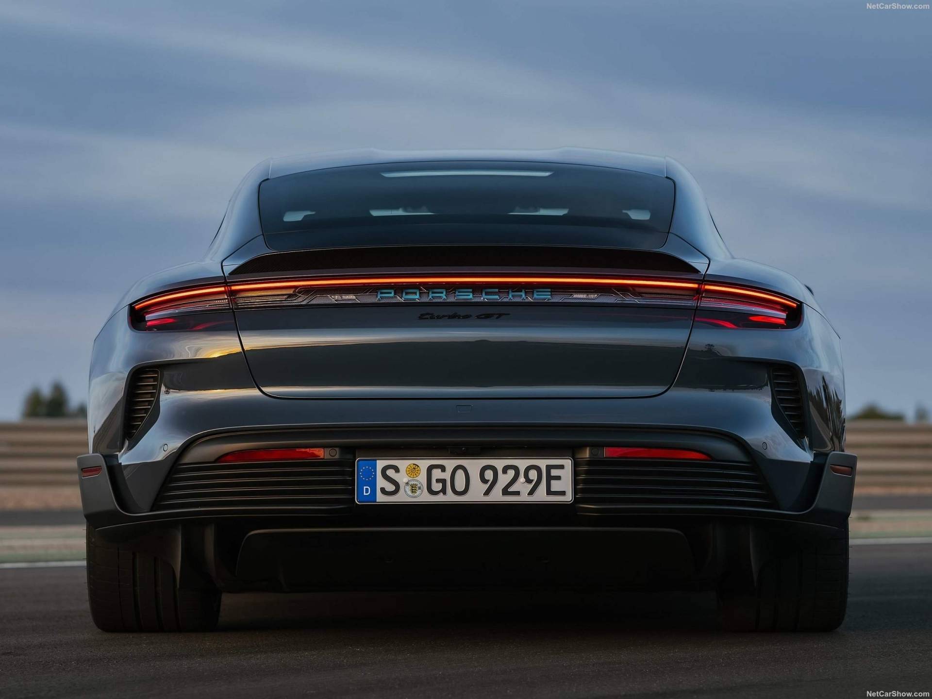 2025 Porsche Taycan Turbo GT