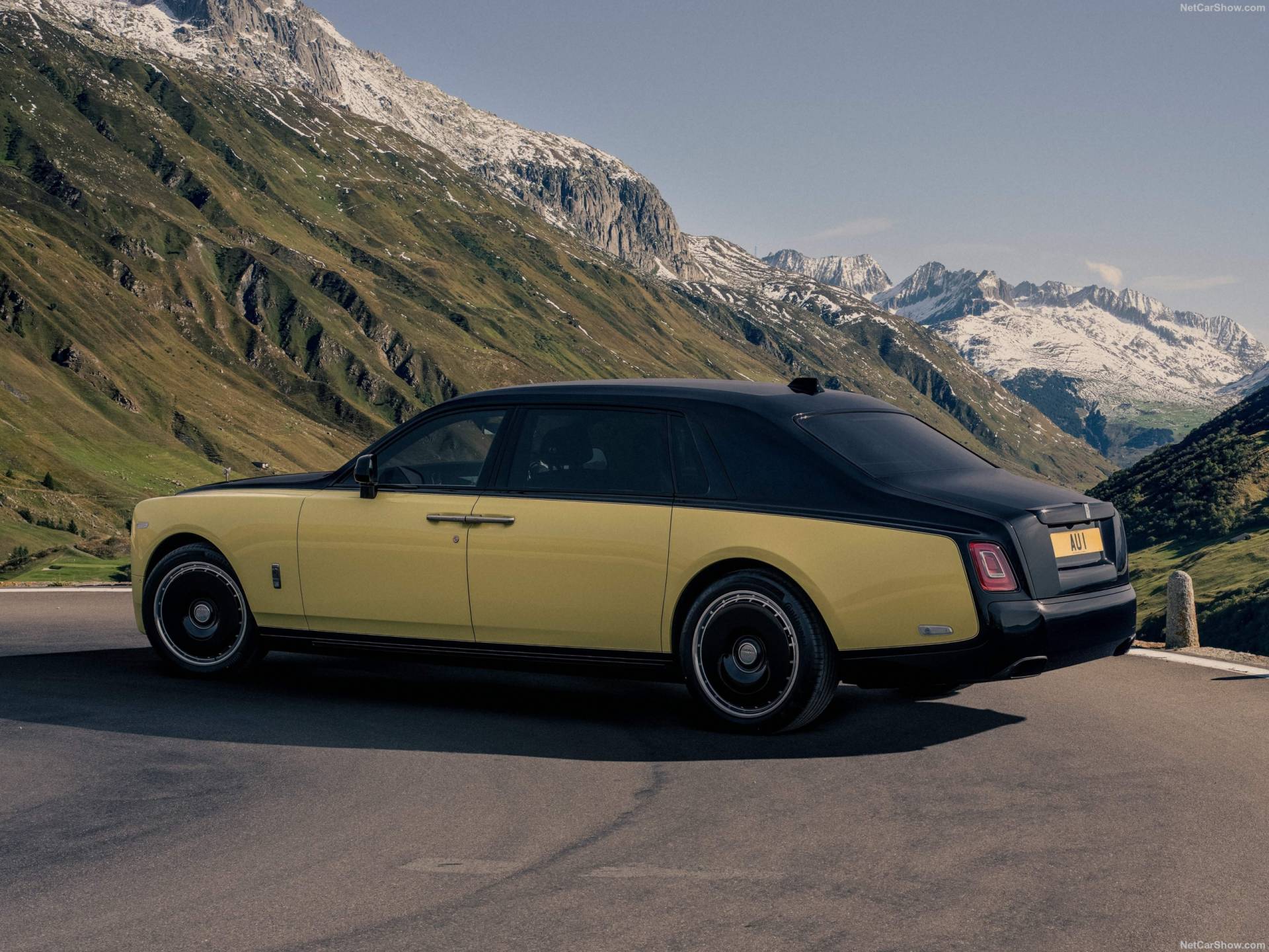 2025 Rolls-Royce Phantom Goldfinger