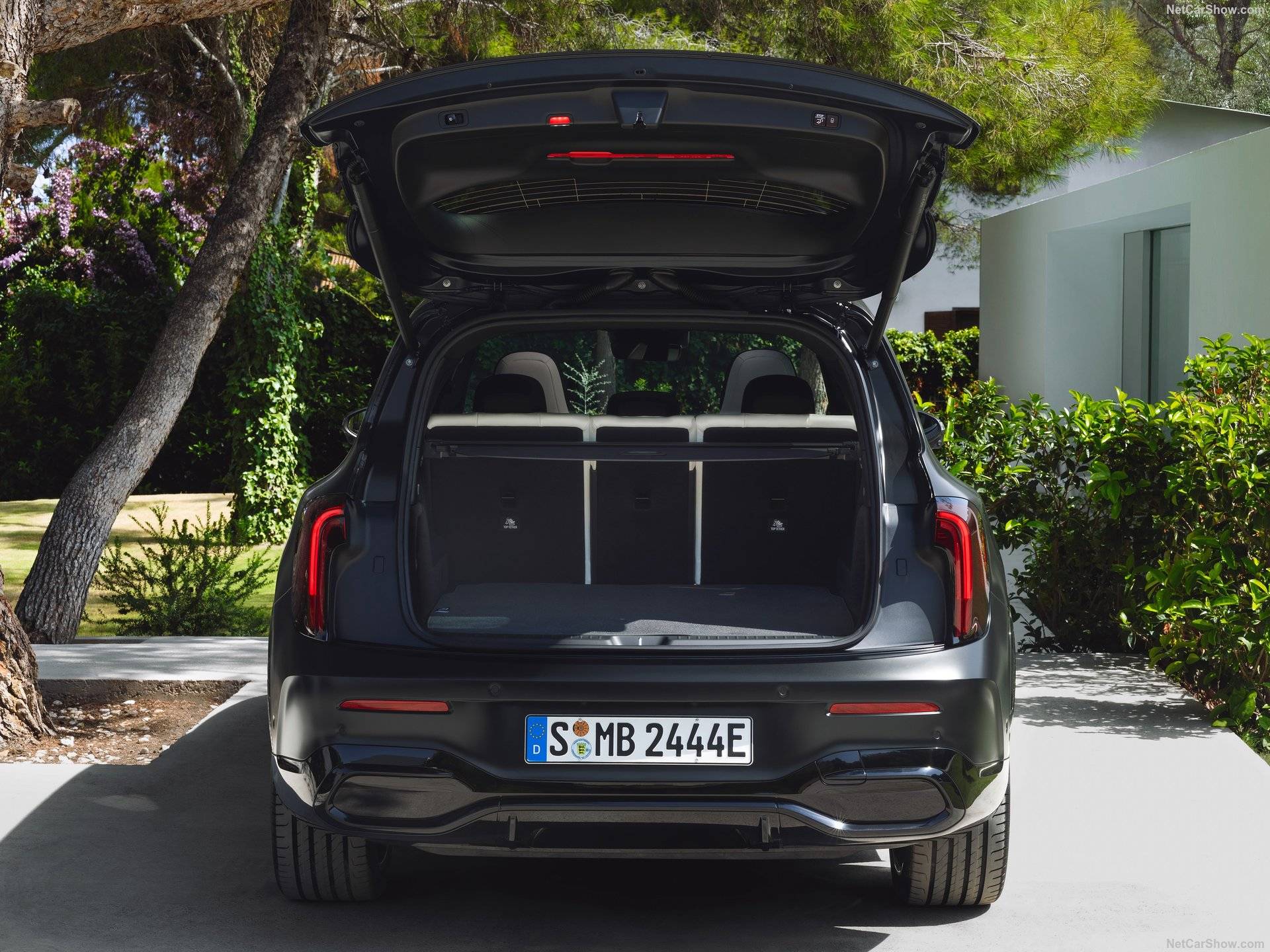 2027 Mercedes-Benz GLB