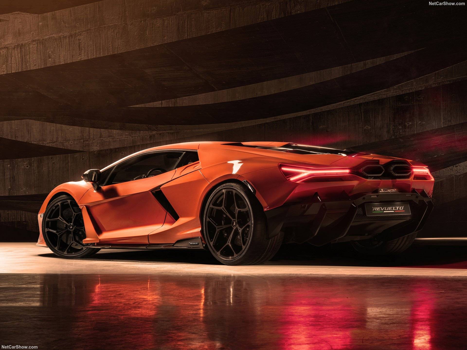 2024 Lamborghini Revuelto