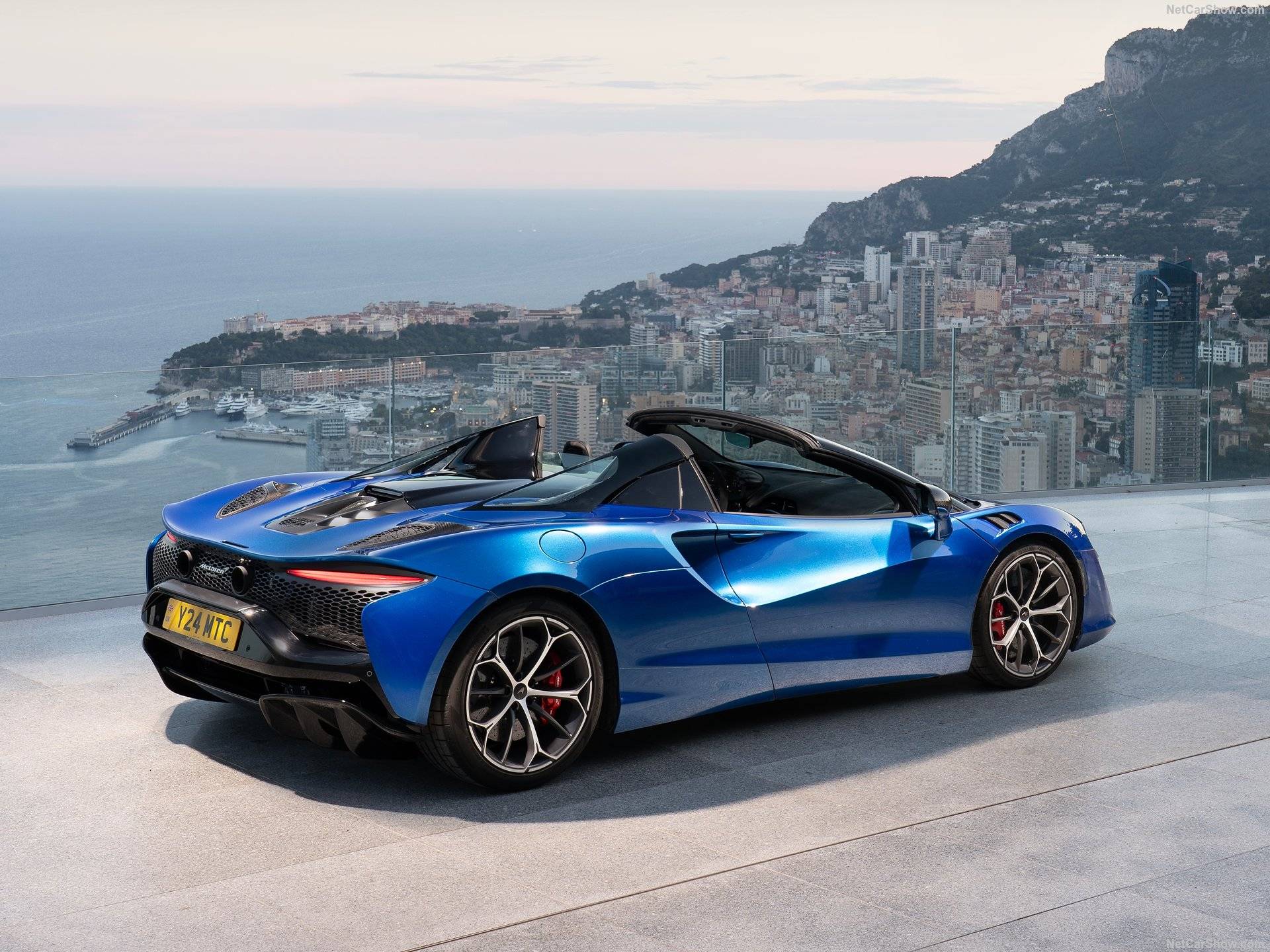 2025 McLaren Artura Spider