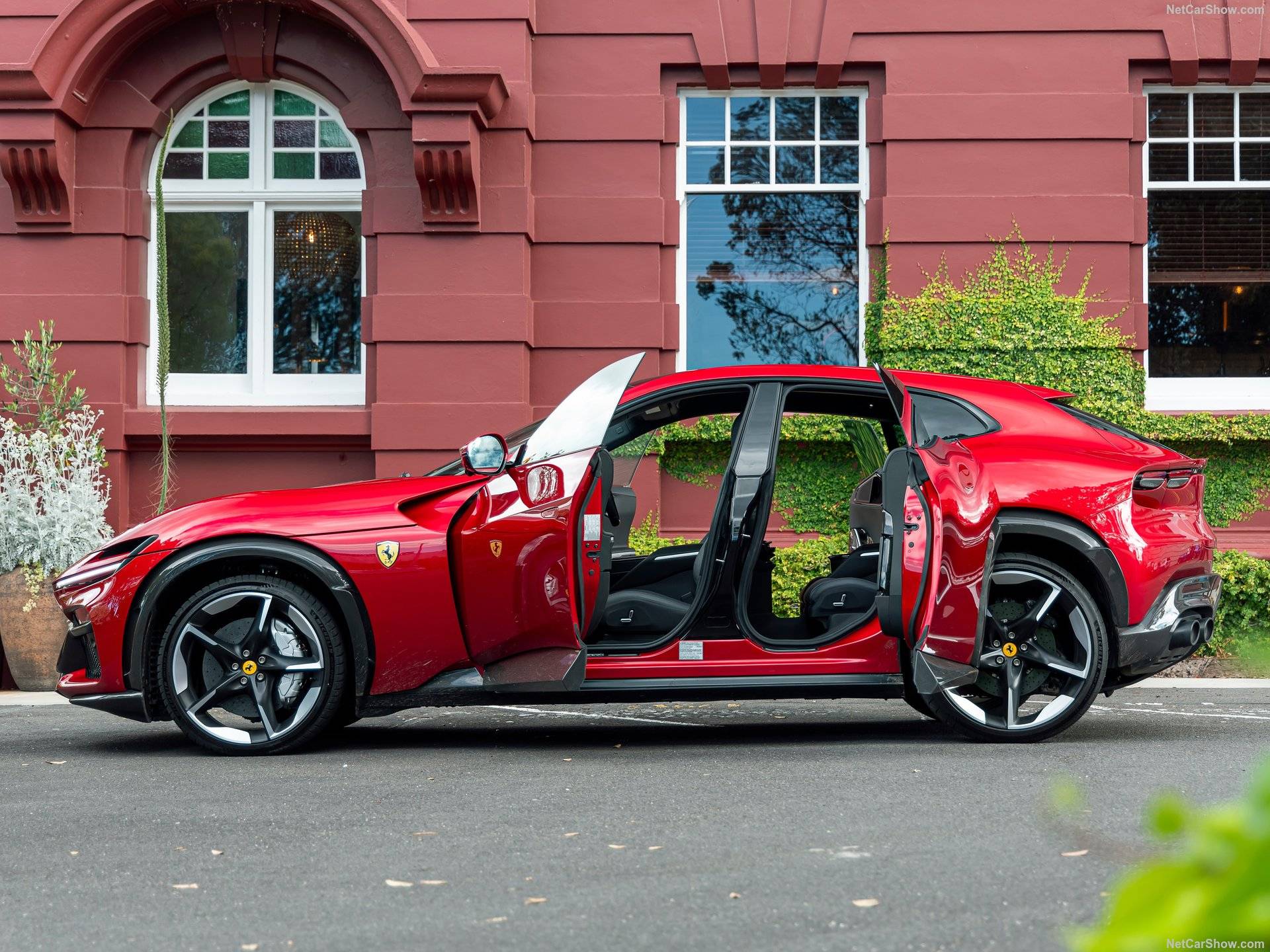 2025 Ferrari Purosangue