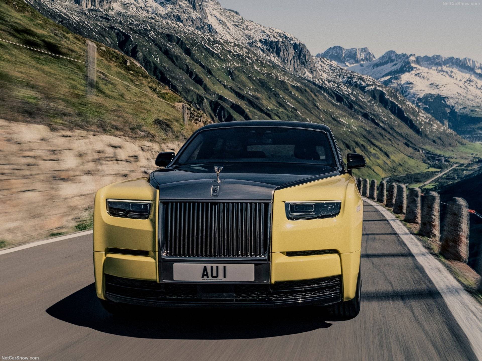2025 Rolls-Royce Phantom Goldfinger