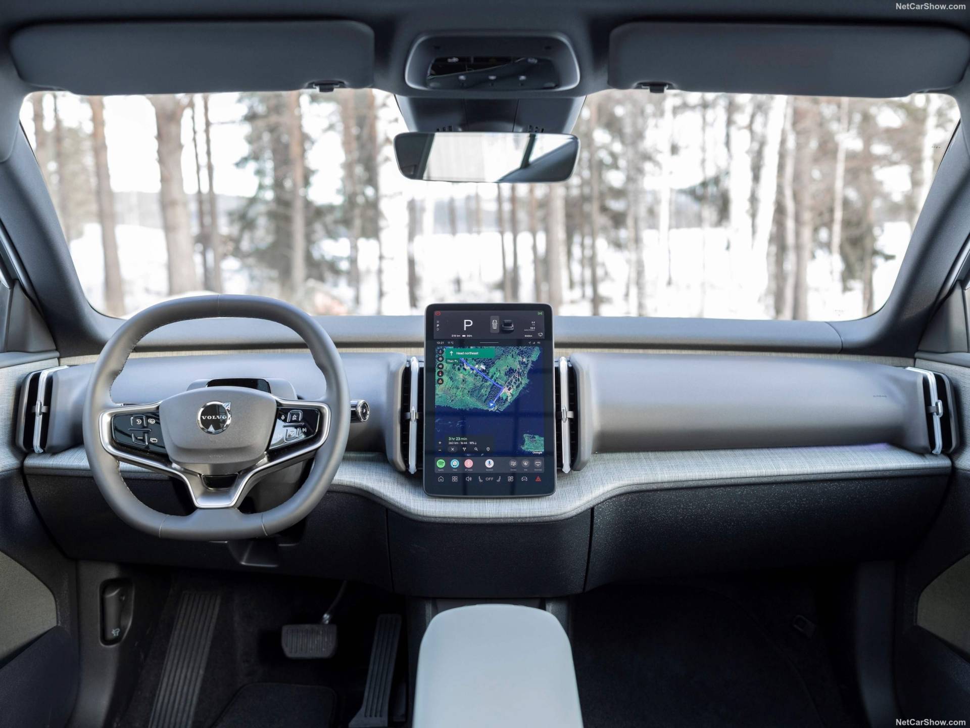 2026 Volvo EX30 Cross Country