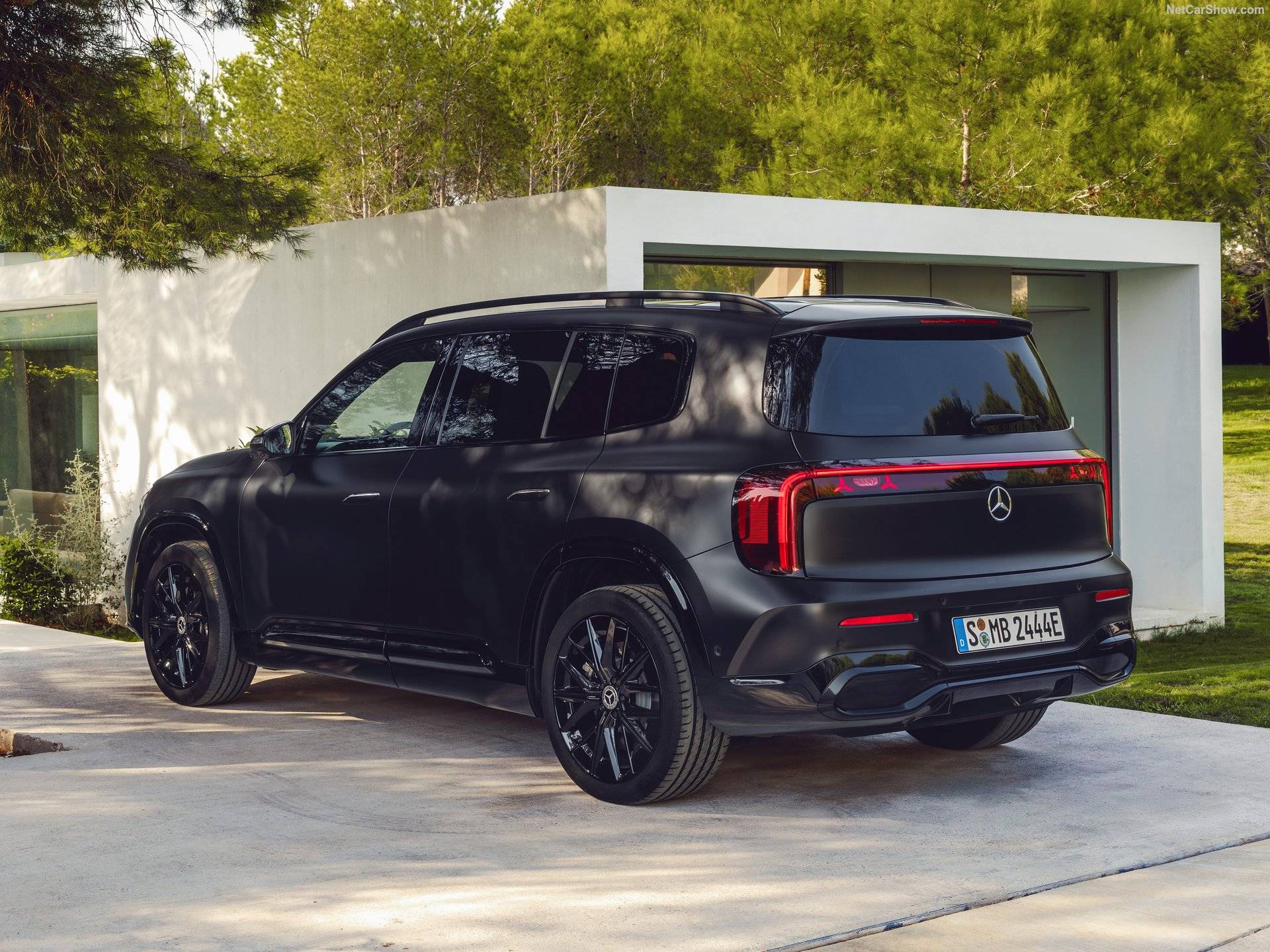 2027 Mercedes-Benz GLB