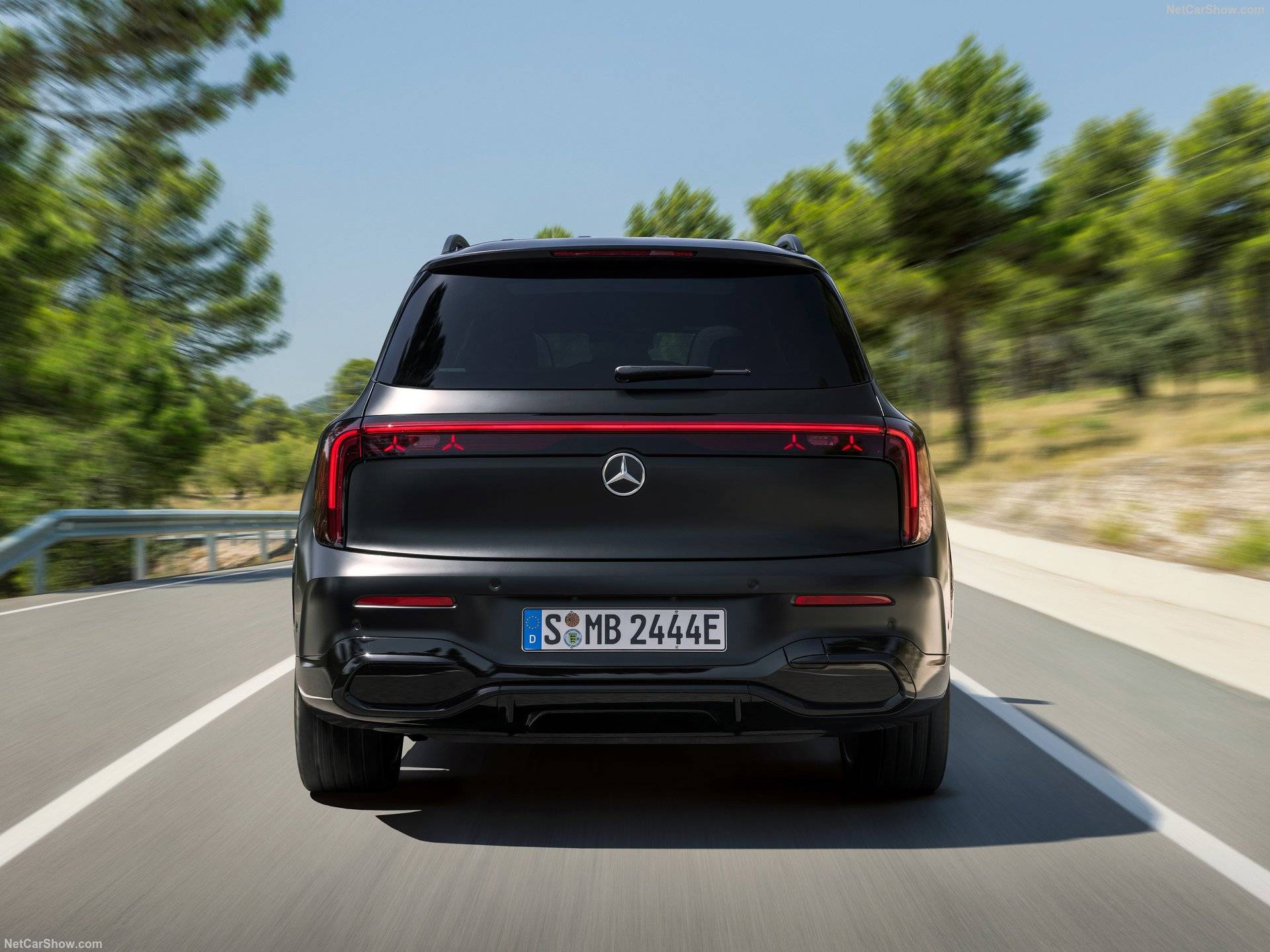 2027 Mercedes-Benz GLB