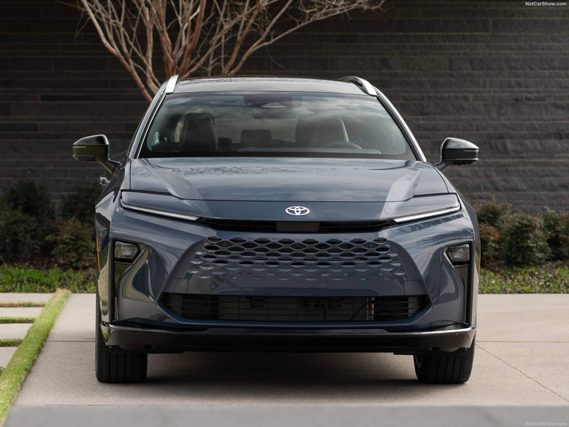 2025 Toyota Crown Signia