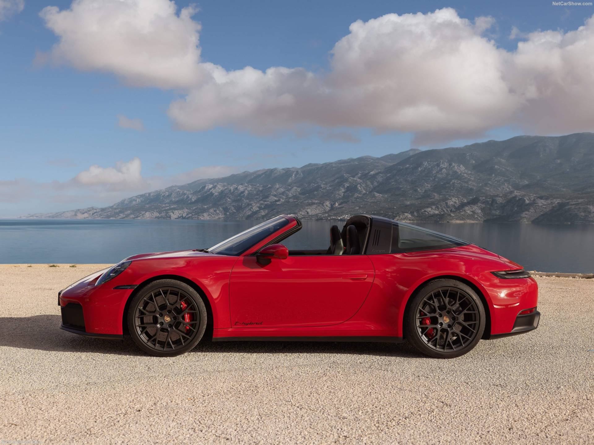 2025 Porsche 911 Targa 4 GTS