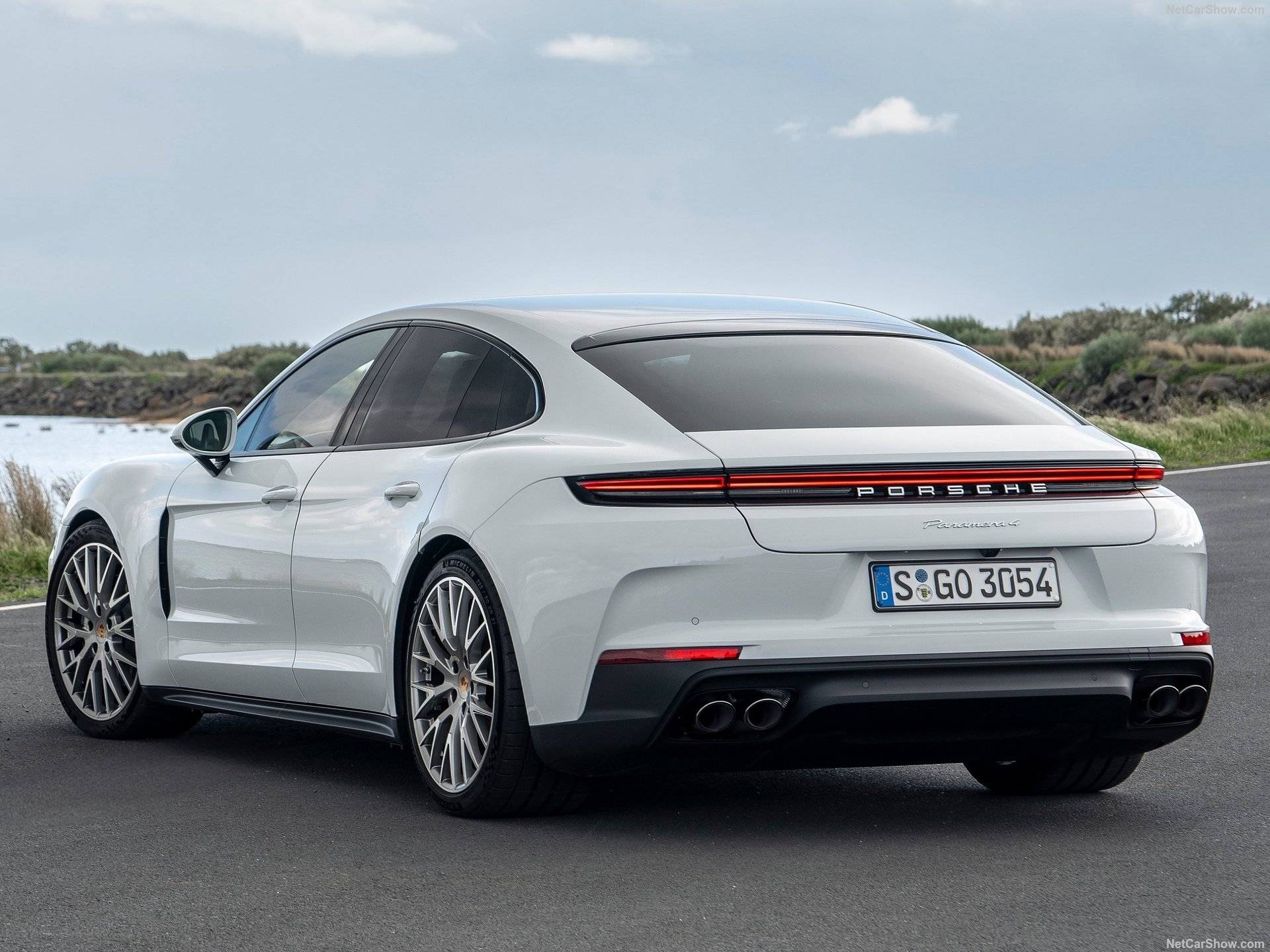 2024 Porsche Panamera 4
